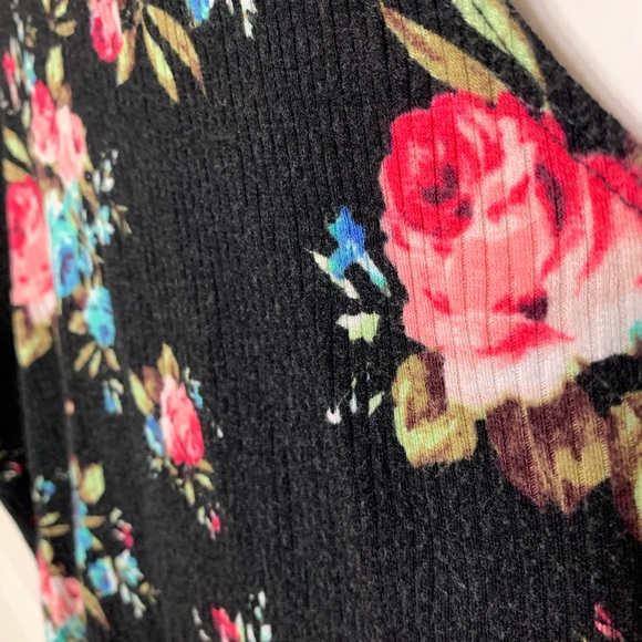 Flower print crop top - Picture 2 of 2